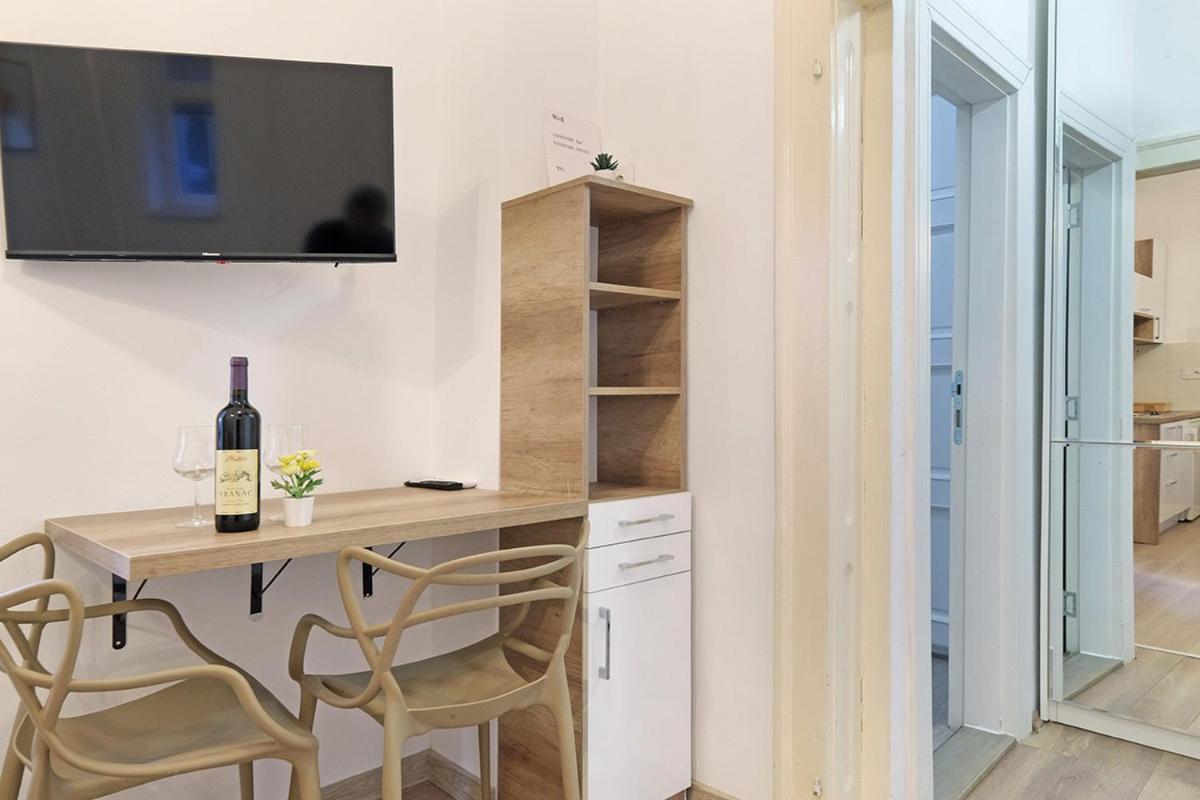 Ikar Apartments Belgrado Camera foto