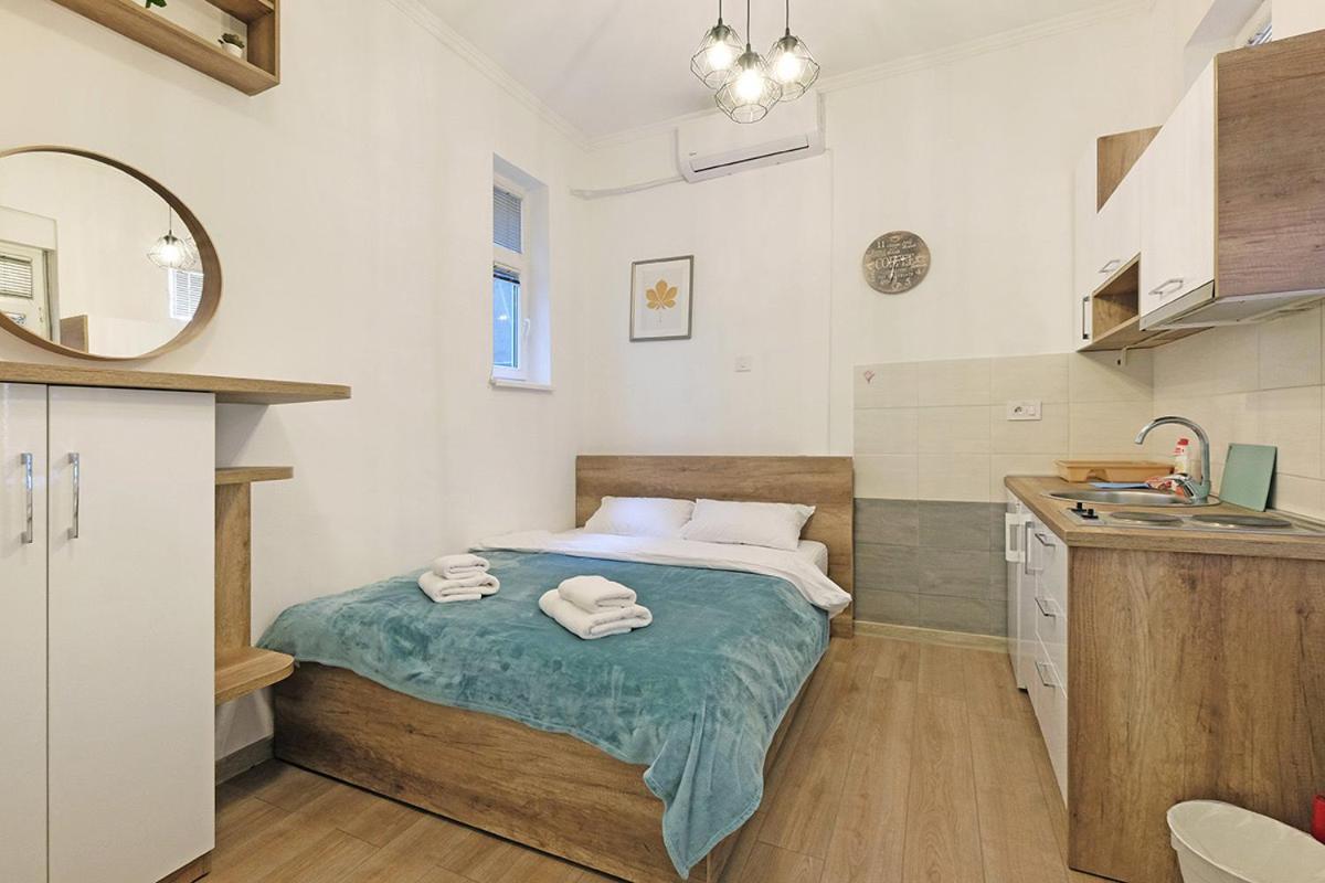 Ikar Apartments Belgrado Esterno foto