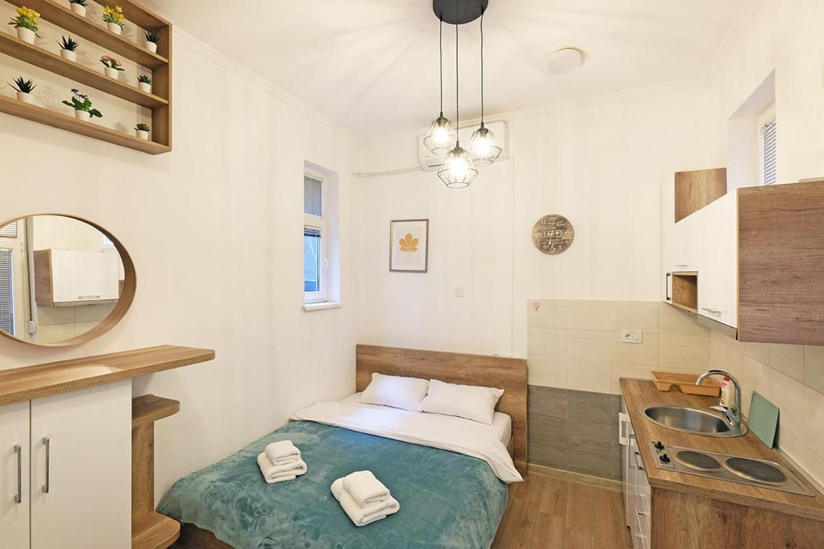 Ikar Apartments Belgrado Esterno foto
