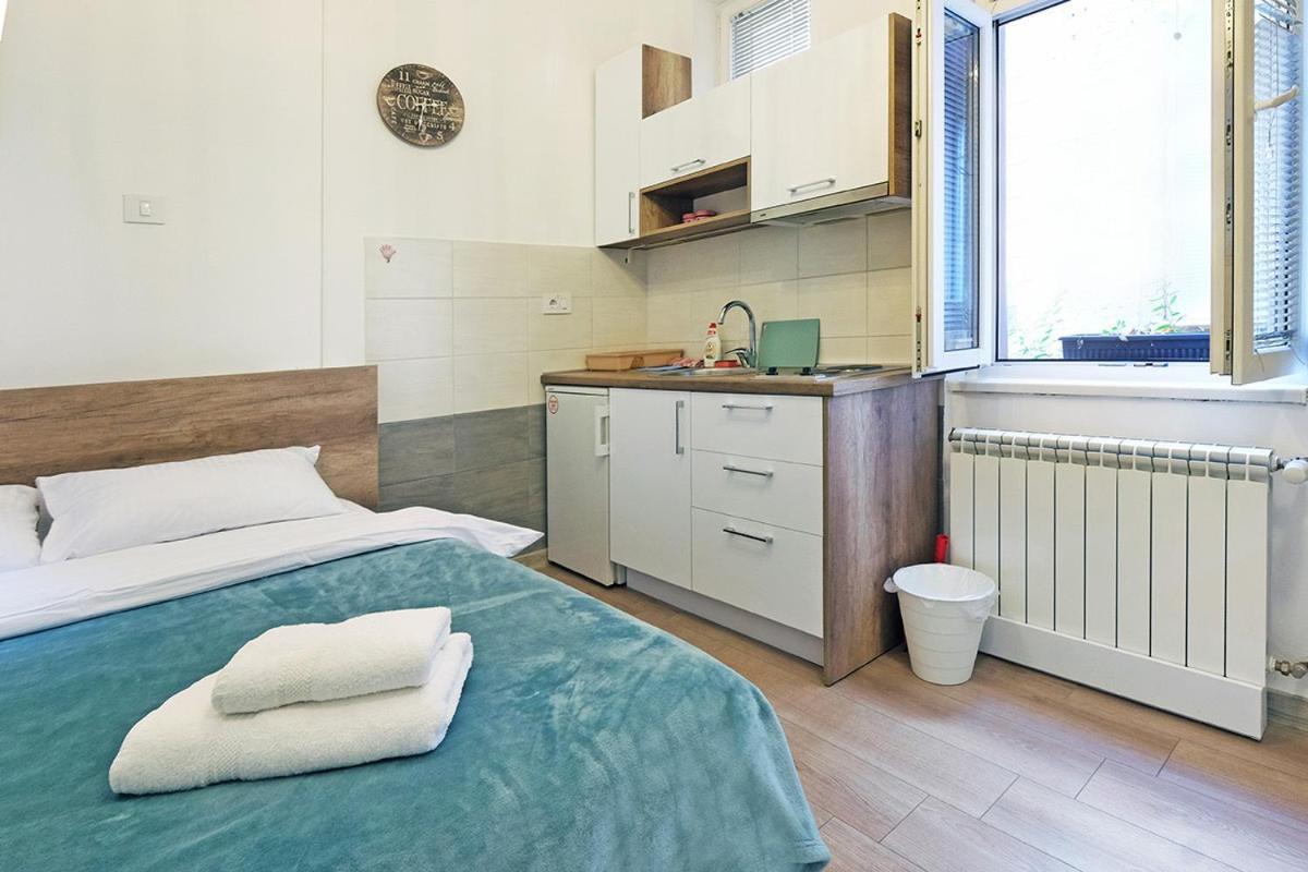 Ikar Apartments Belgrado Camera foto