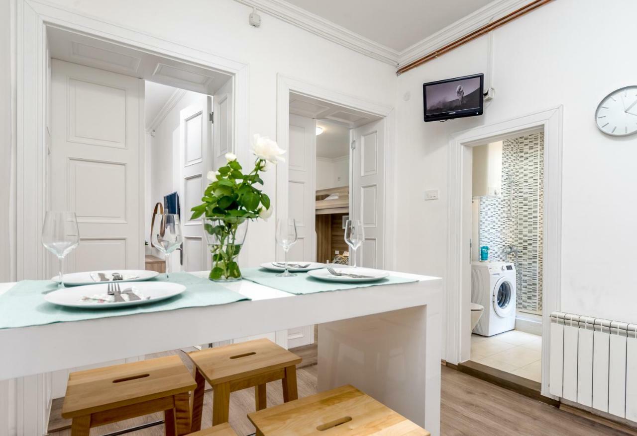 Ikar Apartments Belgrado Esterno foto