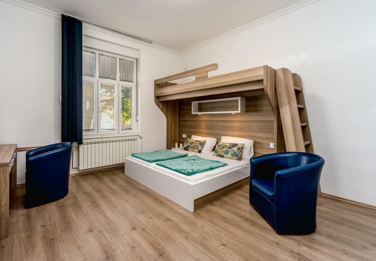 Ikar Apartments Belgrado Esterno foto